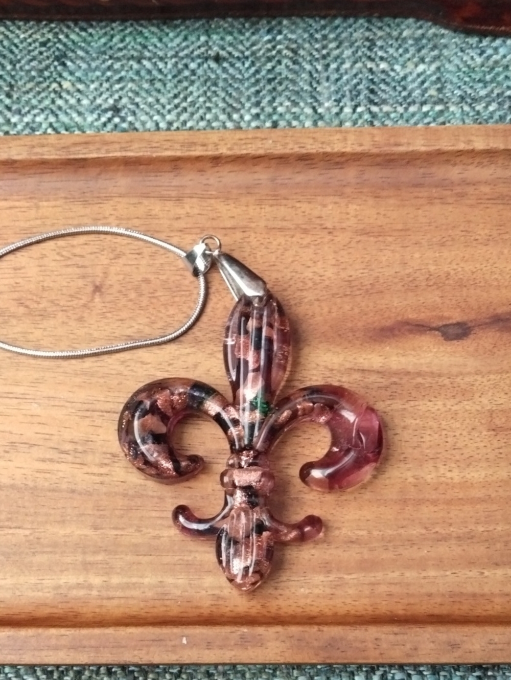 Fleur-de-Lis Glass Pendant Necklace in Rose Copper